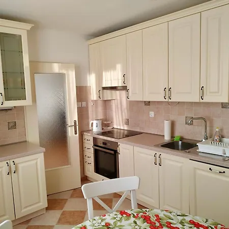 Nina Apartman *
